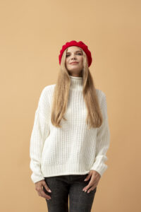 Personne avec un pull en laine